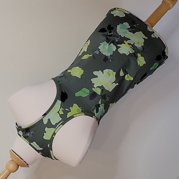 Athleta floral water color racerback tank top womens size M - Picture 5 of 10